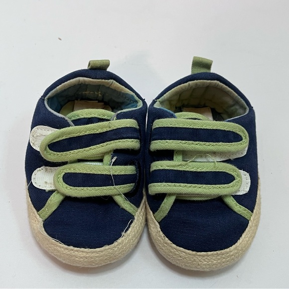 Baby GAP booties - Picture 1 of 6